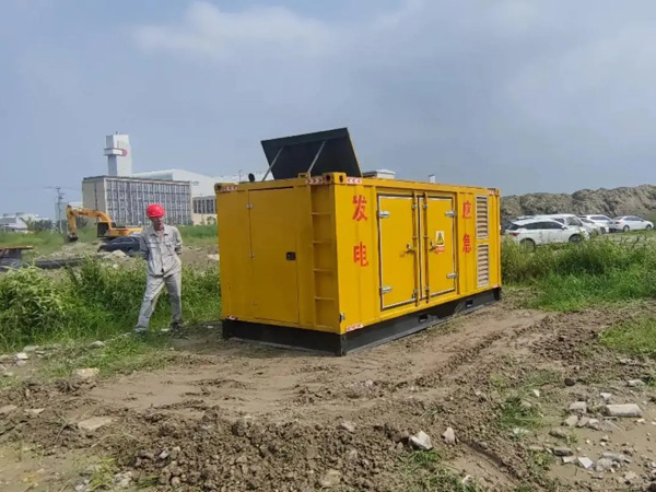 阳江镇200KW柴油发电机机组每小时的油耗量受哪些因素影响？